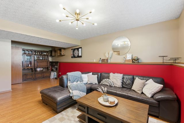 300 Pathfinder Drive, Reynoldsburg, OH 43068