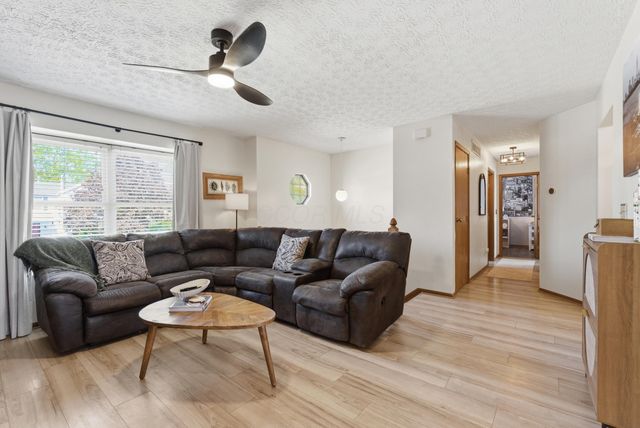 300 Pathfinder Drive, Reynoldsburg, OH 43068