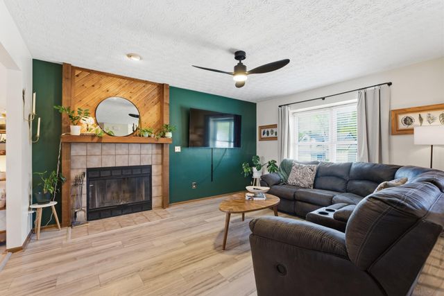 300 Pathfinder Drive, Reynoldsburg, OH 43068