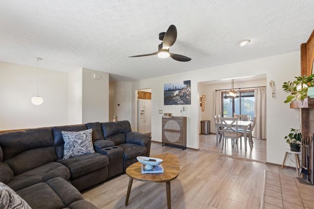 300 Pathfinder Drive, Reynoldsburg, OH 43068