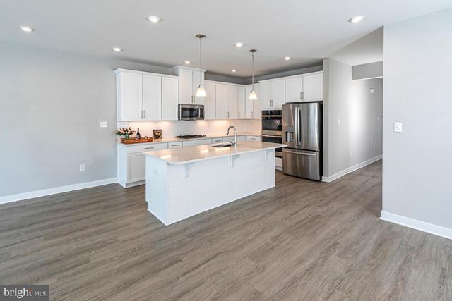 2410 LENOX DR, Lawrence Township, NJ 08648