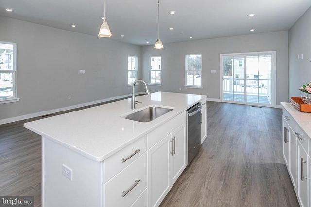 2410 LENOX DR, Lawrence Township, NJ 08648