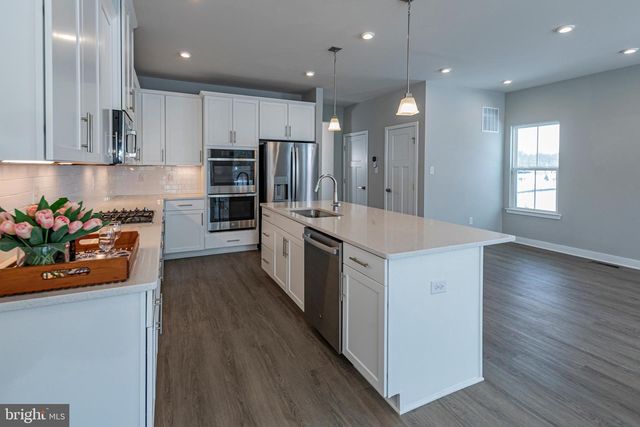 2410 LENOX DR, Lawrence Township, NJ 08648