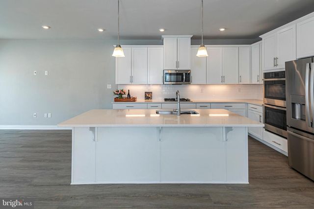 2410 LENOX DR, Lawrence Township, NJ 08648