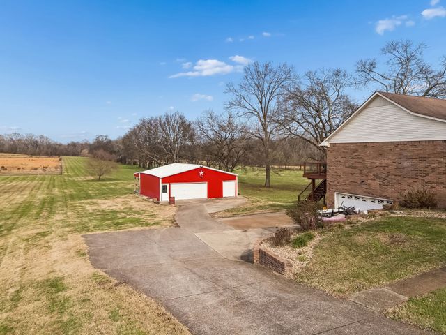 2755 Greens Mill Rd, Columbia, TN 38401