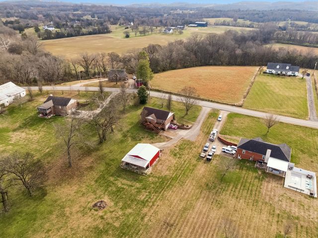 2755 Greens Mill Rd, Columbia, TN 38401