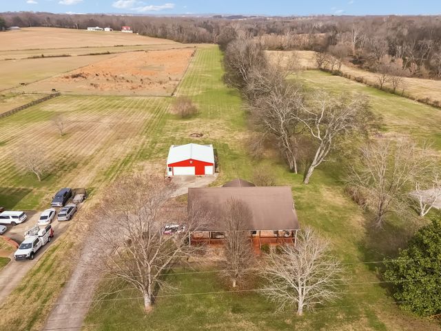 2755 Greens Mill Rd, Columbia, TN 38401