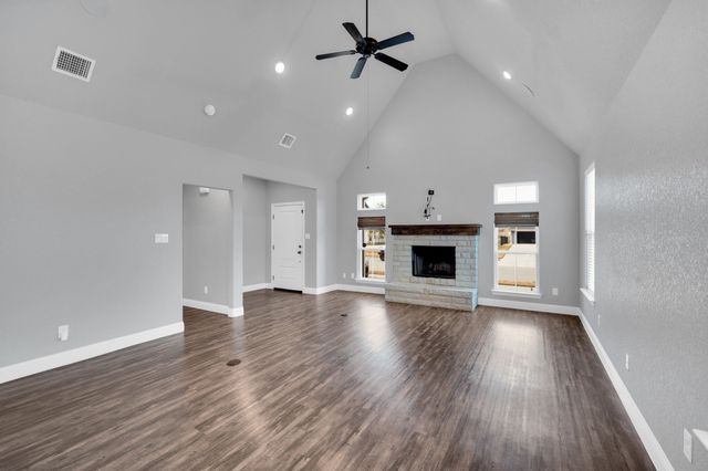 1565 Lizzie Lane, Burleson, TX 76028