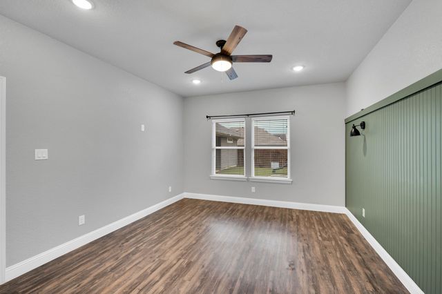 1565 Lizzie Lane, Burleson, TX 76028