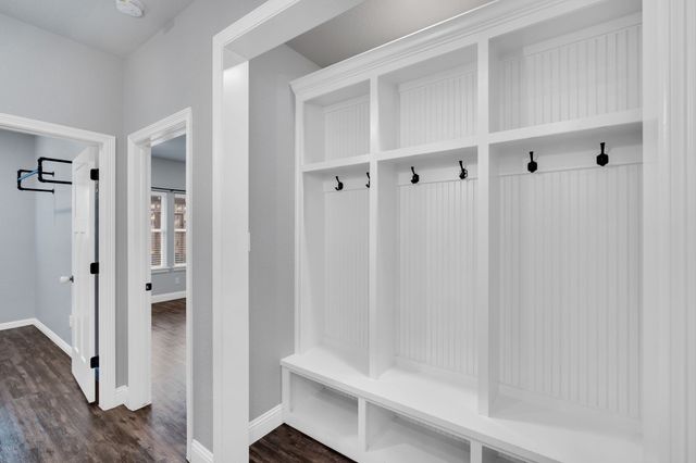 1565 Lizzie Lane, Burleson, TX 76028