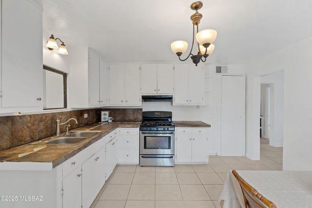 3317 N Geronimo Avenue, Tucson, AZ 85705