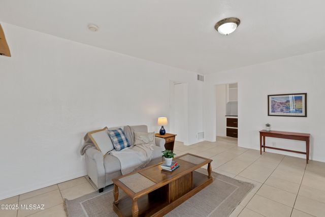 3317 N Geronimo Avenue, Tucson, AZ 85705