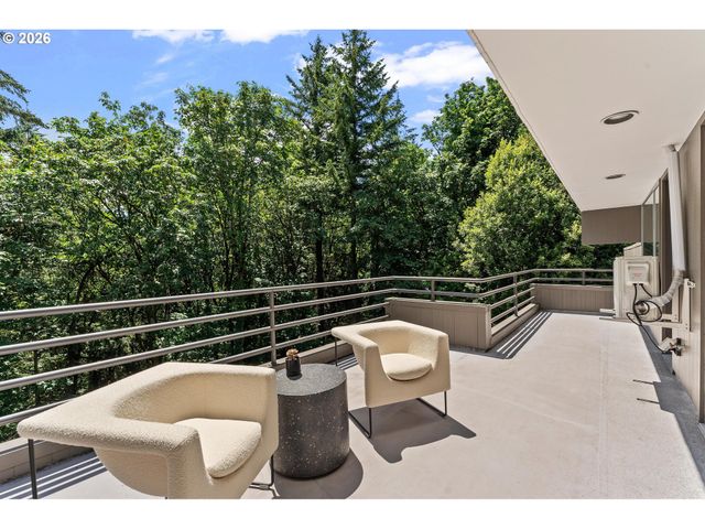 2725 Sw SHERWOOD Dr, Portland, OR 97201