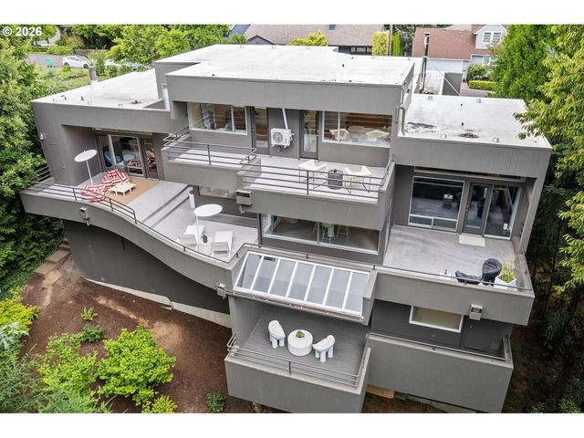 2725 Sw SHERWOOD Dr, Portland, OR 97201
