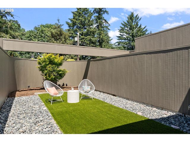 2725 Sw SHERWOOD Dr, Portland, OR 97201