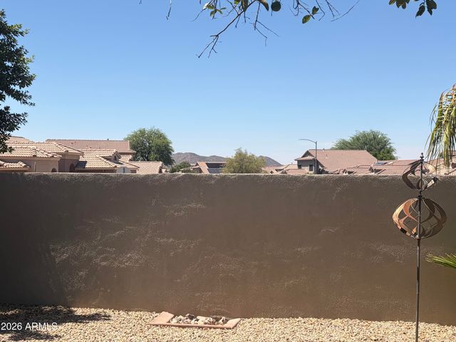 6352 W BRILES Road, Phoenix, AZ 85083
