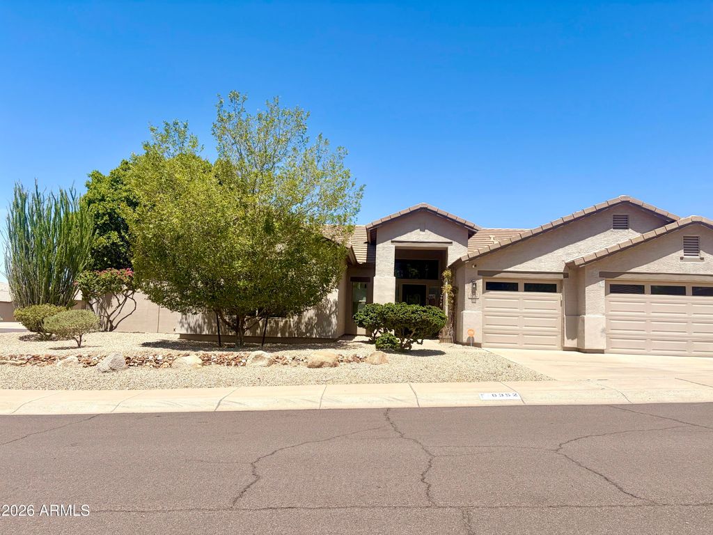 6352 W BRILES Road, Phoenix, AZ 85083