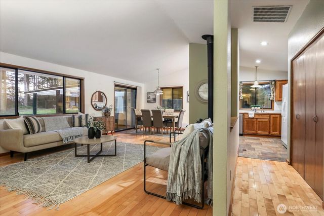 2295 Wellman Place, Oak Harbor, WA 98277