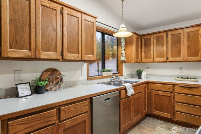 2295 Wellman Place, Oak Harbor, WA 98277