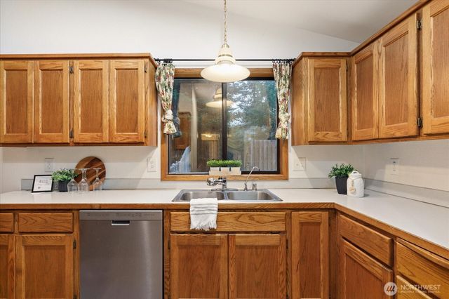 2295 Wellman Place, Oak Harbor, WA 98277