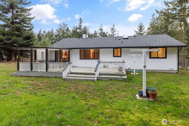 2295 Wellman Place, Oak Harbor, WA 98277