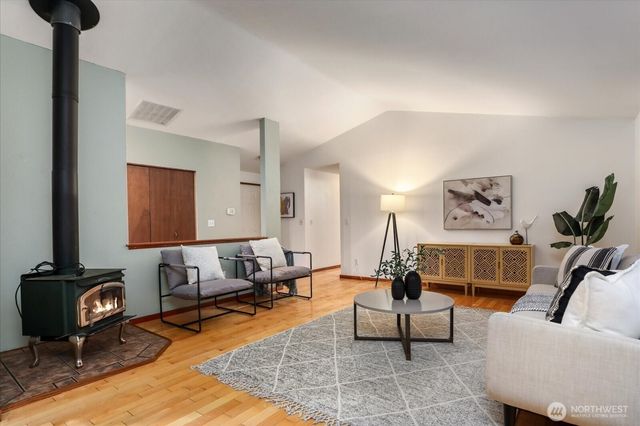 2295 Wellman Place, Oak Harbor, WA 98277