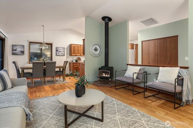 2295 Wellman Place, Oak Harbor, WA 98277