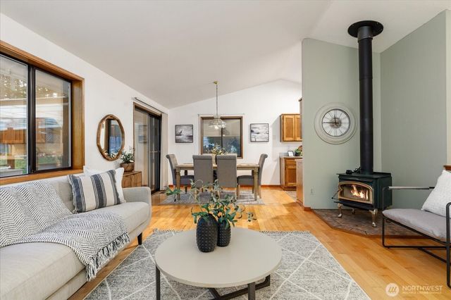 2295 Wellman Place, Oak Harbor, WA 98277