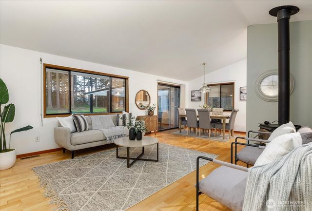 2295 Wellman Place, Oak Harbor, WA 98277