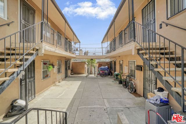 5274 Ithaca Avenue, Los Angeles, CA 90032