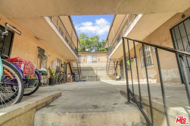 5274 Ithaca Avenue, Los Angeles, CA 90032