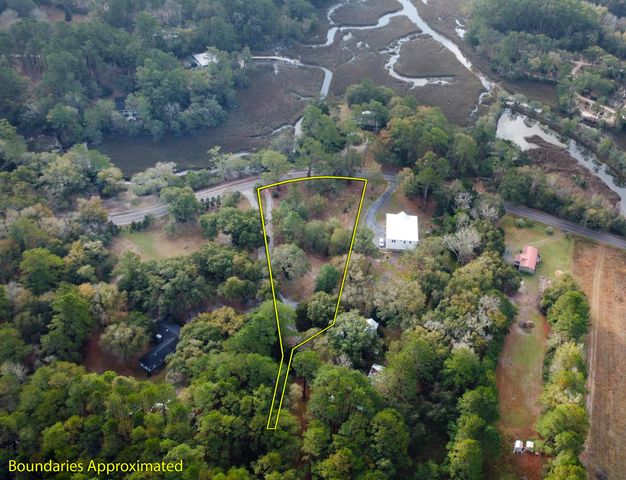 1020 Pinckney Street, Mcclellanville, SC 29458