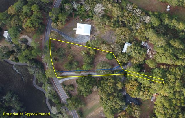 1020 Pinckney Street, Mcclellanville, SC 29458