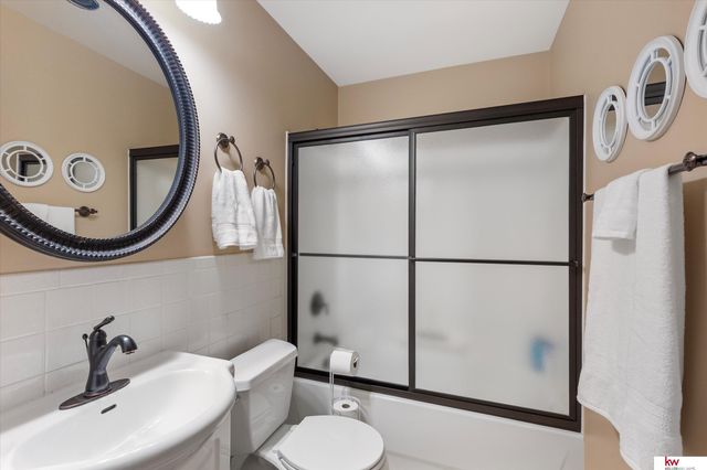 2103 Lindyview Lane, Bellevue, NE 68005