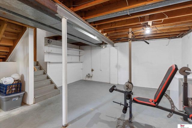 2103 Lindyview Lane, Bellevue, NE 68005