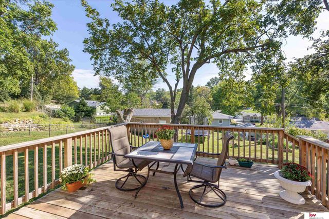 2103 Lindyview Lane, Bellevue, NE 68005