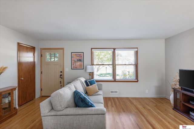 2103 Lindyview Lane, Bellevue, NE 68005