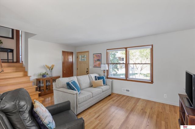 2103 Lindyview Lane, Bellevue, NE 68005