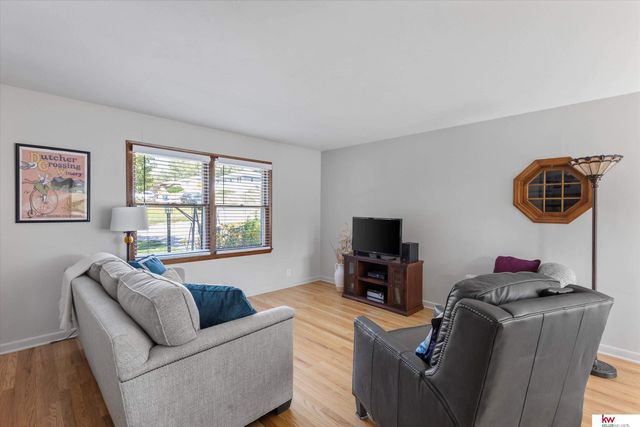 2103 Lindyview Lane, Bellevue, NE 68005