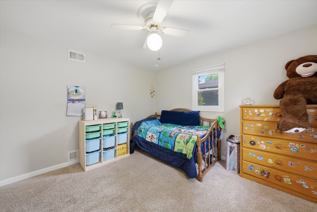 Image 12 of property listing at 15726 LARAMIE Avenue, Oak Forest, IL 60452