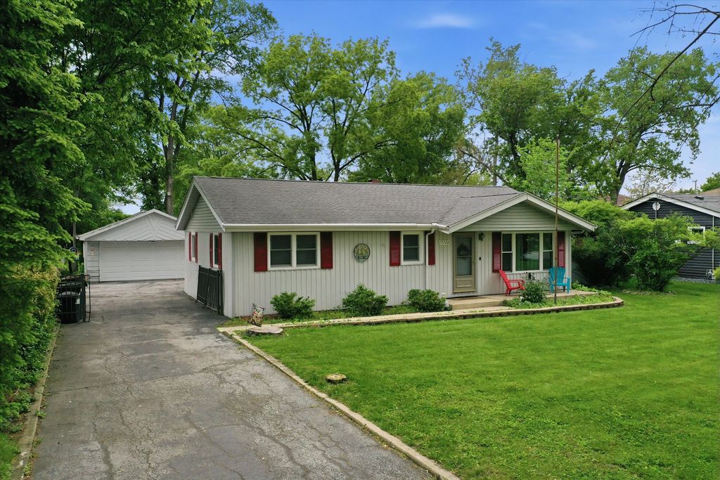 Image 18 of property listing at 15726 LARAMIE Avenue, Oak Forest, IL 60452