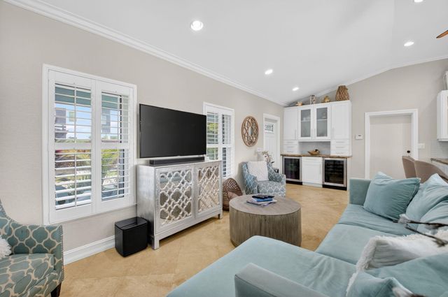 5800 NE 7th Avenue, Boca Raton, FL 33487