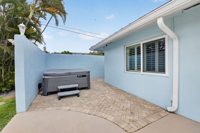 5800 NE 7th Avenue, Boca Raton, FL 33487