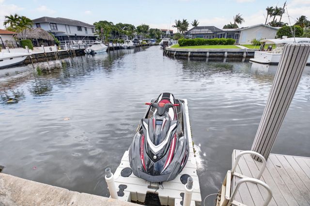 5800 NE 7th Avenue, Boca Raton, FL 33487