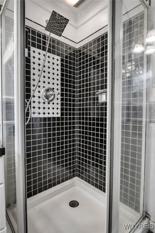 8732 Pershing Avenue, Niagara Falls, NY 14304