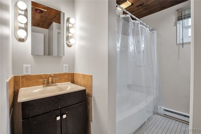 8732 Pershing Avenue, Niagara Falls, NY 14304