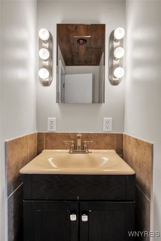 8732 Pershing Avenue, Niagara Falls, NY 14304