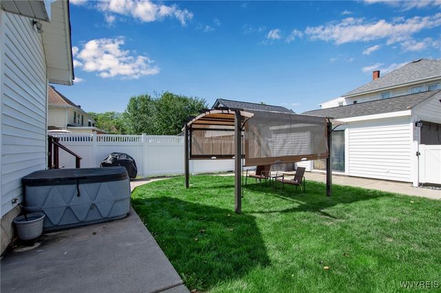 8732 Pershing Avenue, Niagara Falls, NY 14304