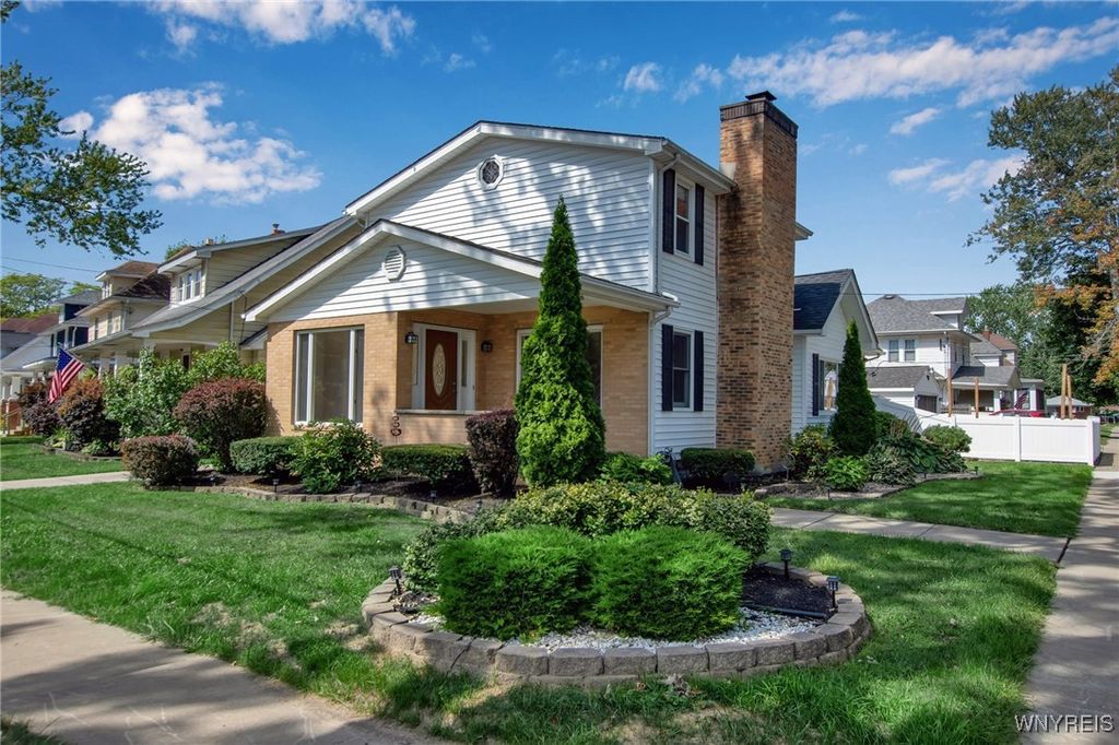 8732 Pershing Avenue, Niagara Falls, NY 14304