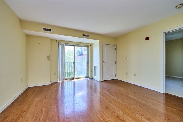 175 Cottage St 504, Chelsea, MA 02150